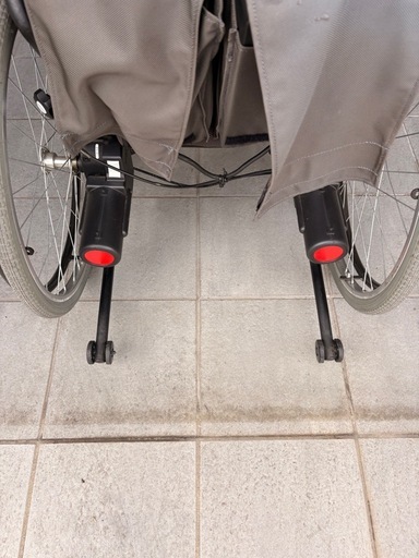 【引き取り限定】電動車椅子 AISIN バッテリー2個（1つ新品）動作確認済み