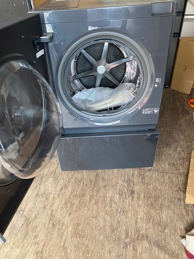 NO C62?福岡市内配送設置無料✨?ドラム式洗濯乾燥機 Cuble（キューブル） スモーキーブラック NA-VG2600L-K [洗