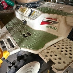 ヤンマー８条田植機VP8D トリプルタイヤの画像