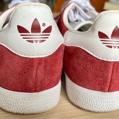 adidasガゼルの画像