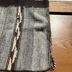 ウールのショルダーバッグの画像
