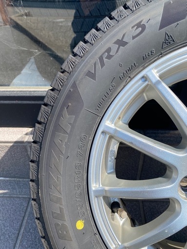 【ほぼ新品】スノータイヤ155/65R13