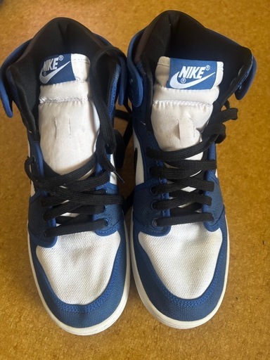 NIKE