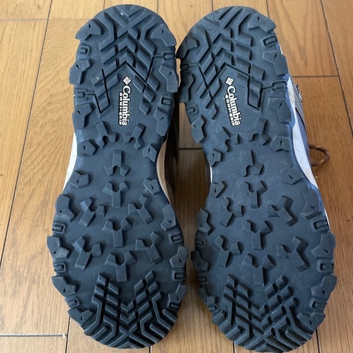 トレッキングシューズ
