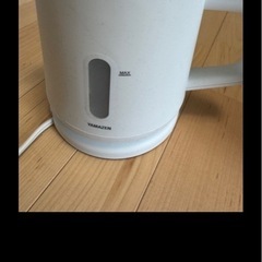 冷蔵庫・洗濯機・電子レンジ・ガスコンロ・電気ケトルのセット。の画像