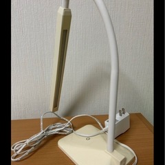 ニトリ　LEDデスクライトの画像