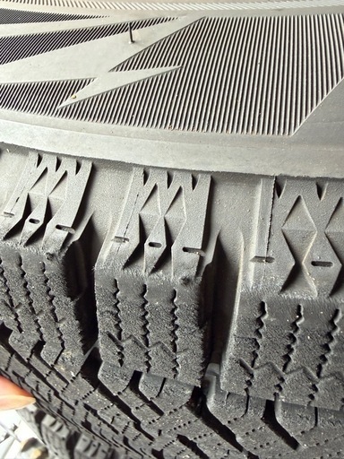 スタッドレスタイヤ 185/70R14 BRIDGESTONE VRX2 2024年10月製造 (ito