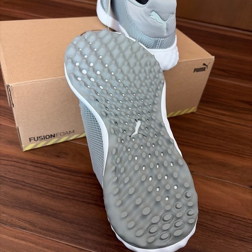 新品PUMAゴルフシューズ