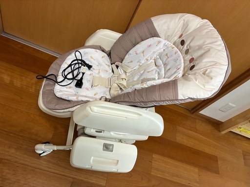 コンビ電動ハイローチェアー
