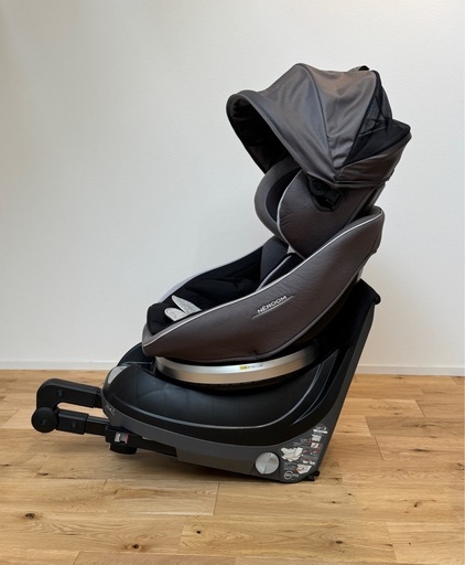 【美品】コンビ チャイルドシート ISOFIX ネルーム  combi