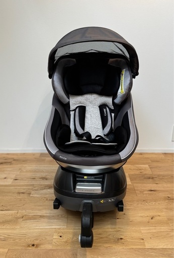 【美品】コンビ チャイルドシート ISOFIX ネルーム  combi