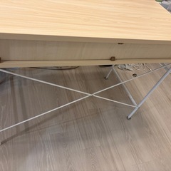 テーブルデスクの画像