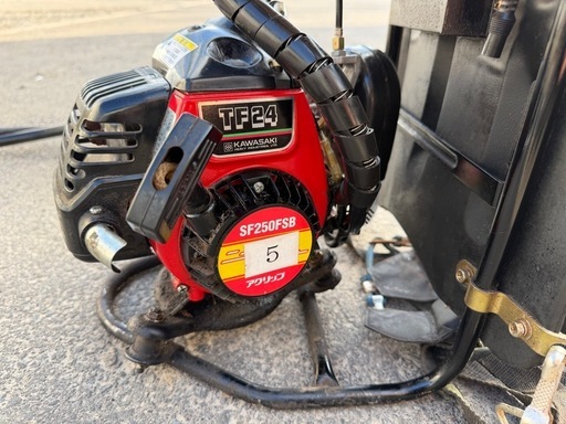ニューカルサー 背負式 エンジン 刈払機 草苅機 SF250FSB カワサキエンジン TF24 2スト 24cc 稼働確認済 中古品 