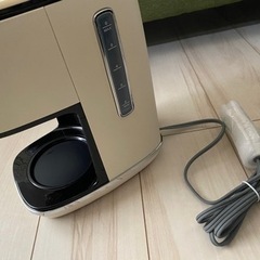 デロンギ ICM1011J-Wコーヒーメーカー クリーム色の画像