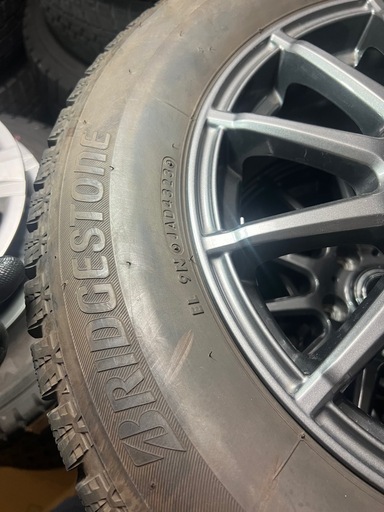 195/65r15スタッドレスタイヤbridgestone 43週2023年製とアルミホイール4本セット
