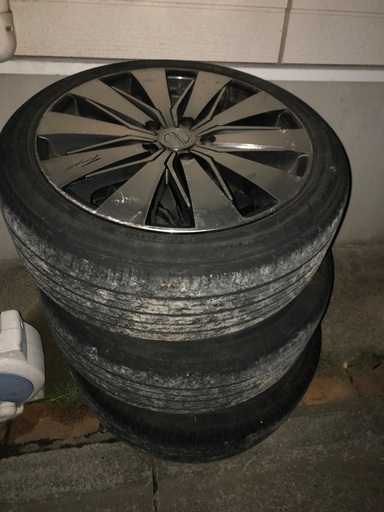 18インチ　アルミホイール　タイヤ付き　セレナC２６に使用215/45R18 ロクサーニラグジュアリー
