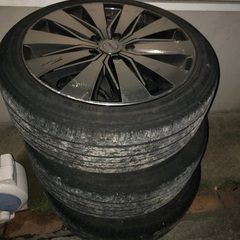 18インチ　アルミホイール　タイヤ付き　セレナC２６に使用215/45R18 ロクサーニラグジュアリーの画像