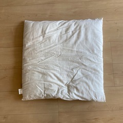 無印良品　落ちワタ入り座布団　2個セットの画像