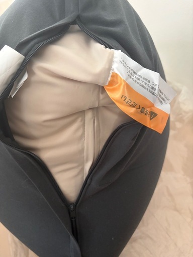 同時購入1点に付500円引！　ほぼ新品 Yogibo pyramid ダークグレー ソファ コンパクトソファ　ピラミッド　三角形　ユニ