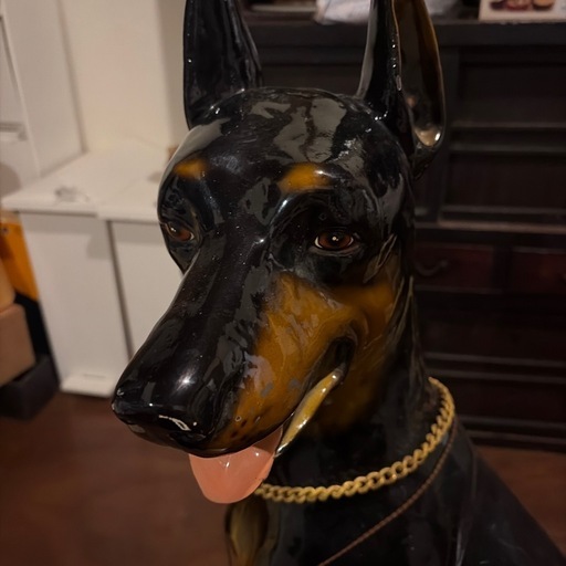 ドーベルマン　犬の置物　