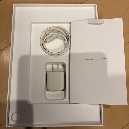 売れました！【ほぼ未使用】iPad Air+Magic Keyboard (2点セット売り)