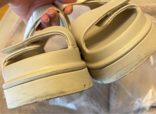 ugg  アグ　ゴールデングロウ　サンダル