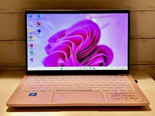 ⭐️超美品 大容量512GB?【Microsoft Office 最新2024✨】VETESA ノートパソコン/Mid 2024/ロー