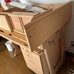イトーキ学習机の画像