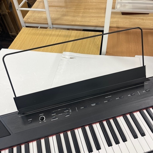 1326 ALESIS RECITAL 電子ピアノ ACアダプタ付属、単1乾電池6本 ※動作OK