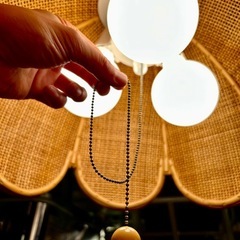 《売約済》ラタン ランプシェード 照明 ランプ 天井照明 3灯 豆球 レトロ 昭和レトロ アジアン 籐 籐家具 ナチュラル の画像
