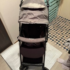Apricaベビーカー「ラクーナ エアー コンパクト」の画像