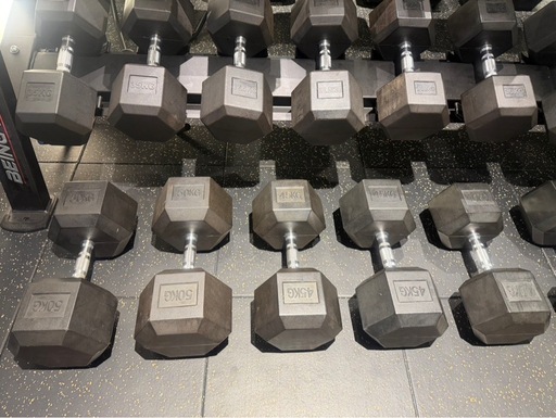 【決まりました】◻︎ラバー ヘックス ダンベル セット BEING STRONGラック付き