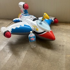 浮き輪（飛行機型フロート）の画像