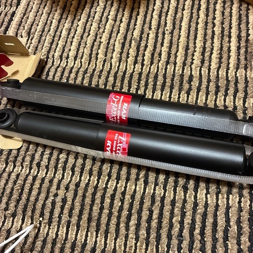 ジムニーショックアブソーバー
車種：スズキ　ジムニー (2)型式：JB23W/JB33W/JB43W 