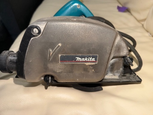 MAKITA マキタ製木材切断機