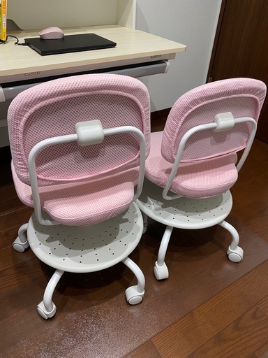 ●極美品 IKEA子ども用学習椅子 2脚セット 美品 VIMUND ピンク