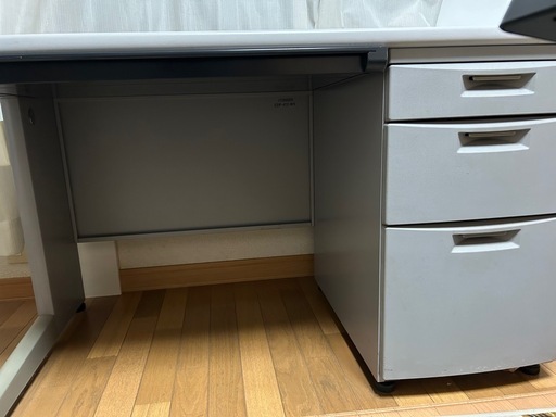 決まりました。事務机　美品　