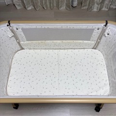 hzdmj ベビーベッド ベージュの画像