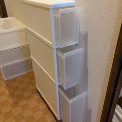 洗濯機横などにスリム収納ケースの画像
