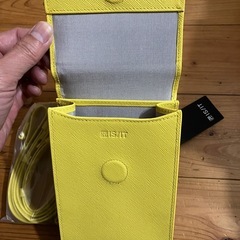 【定価18,700円】新品　is/it IS/IT イズイット レザー スマホ ショルダーバッグ 3WAY ポーチの画像