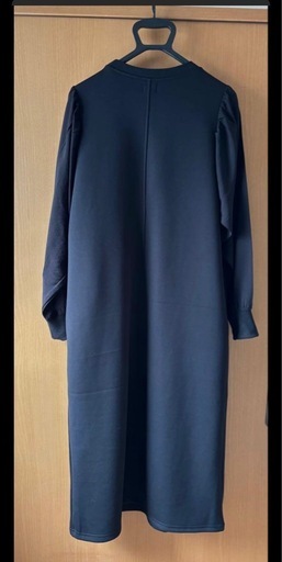 未使用URBAN RESERCHブラック M ロングワンピース URBAN RESEARCH - 【極美品】アーバンリサーチ Vネック ロング 