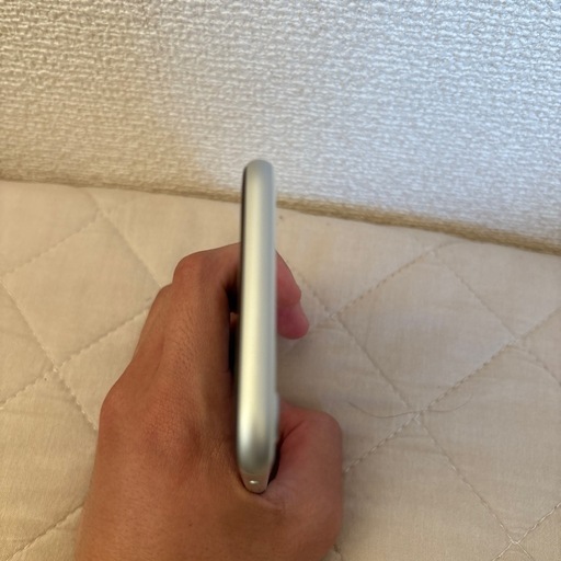 早い者勝ち「【極美品】iPhone SE 第2世代 64GB（SIMフリー）傷なし」
