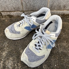 スニーカーの画像