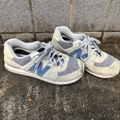 スニーカーの画像