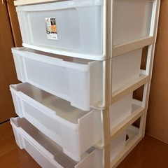 美品 アイリスオーヤマ チェスト 4段 キャスター付きの画像
