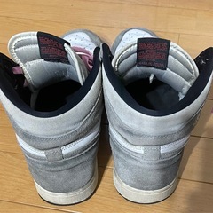 NIKE AIR JORDAN 1 RETRO HIGH OG "Black and Smoke Grey"の画像