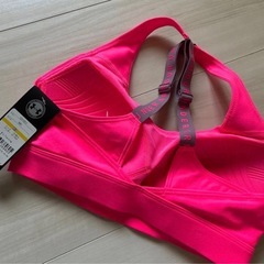 未使用品　アンダーアーマ スポーツブラの画像