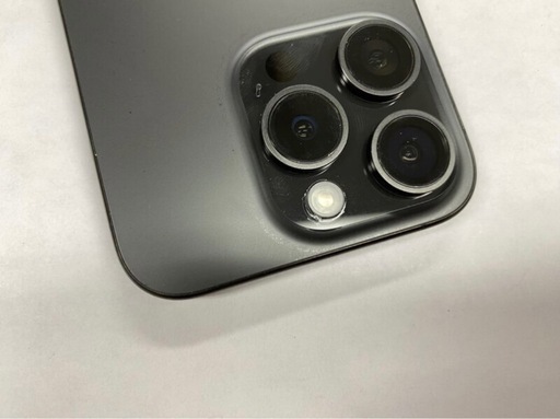 ①　iPhone15pro 128GB simフリー