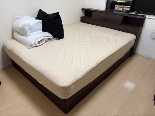 【Hana様専用】ドリームベッド　跳ね上げ式クイーンサイズと、Sertaマットレスのセット