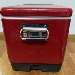 コールマン Coleman 54QT スチールベルトクーラー レッド/ブラックの画像